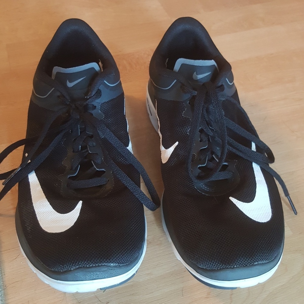 Nike FS Lite Run Running Shoes (Woman)